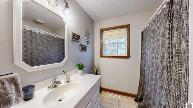 2214 Carol Drive, Murray, KY 42071