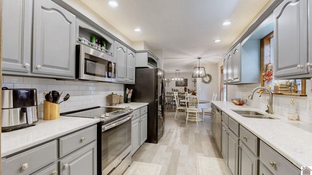 2214 Carol Drive, Murray, KY 42071