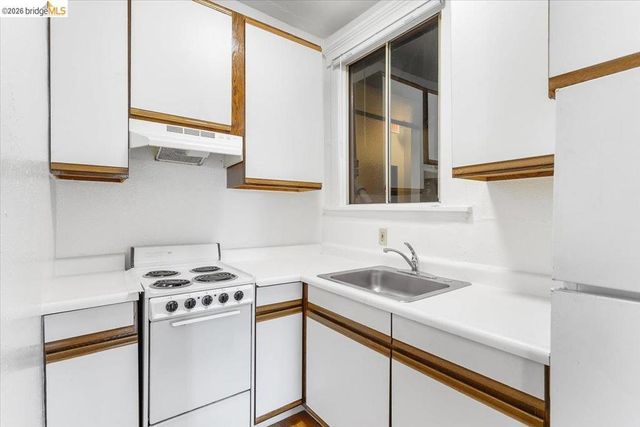 498 25th Street, Oakland, CA 94612