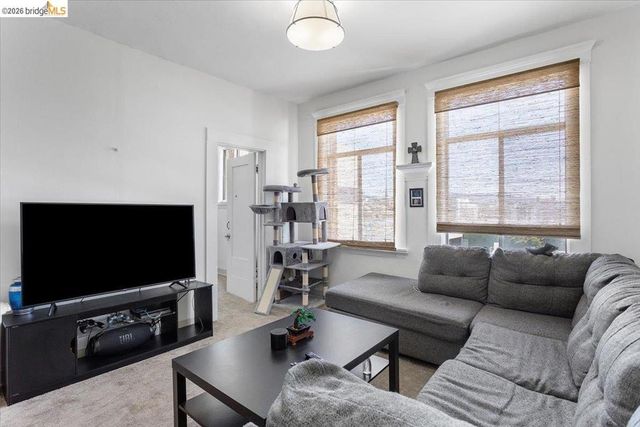 498 25th Street, Oakland, CA 94612