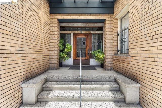 498 25th Street, Oakland, CA 94612