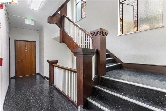 498 25th Street, Oakland, CA 94612