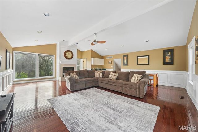 2332 Mickey Drive, High Ridge, MO 63049