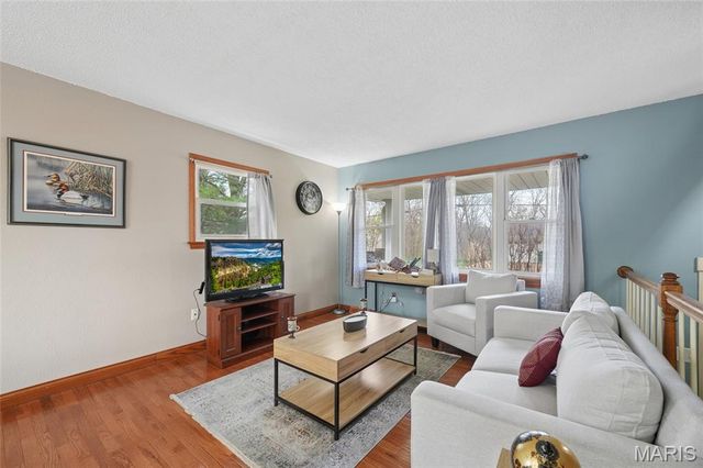 2332 Mickey Drive, High Ridge, MO 63049