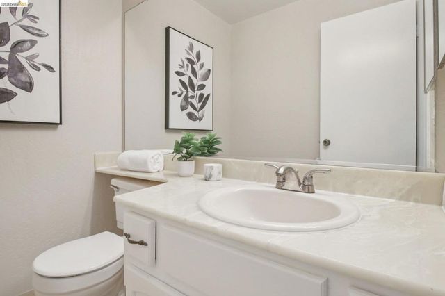 16363 Saratoga St 202E, San Leandro, CA 94578