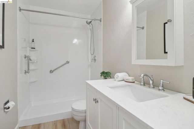 16363 Saratoga St 202E, San Leandro, CA 94578