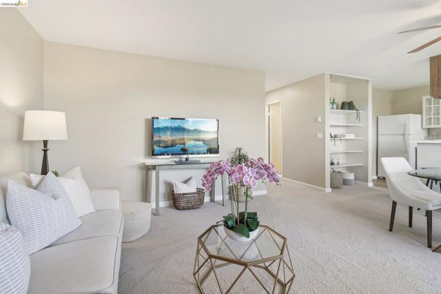 16363 Saratoga St 202E, San Leandro, CA 94578