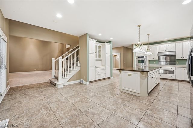 2520 Eastpoint Heights Drive SE, Howland, OH 44484