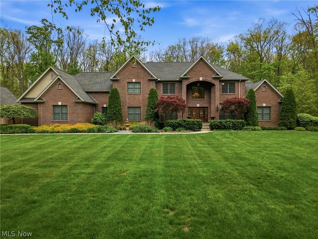 2520 Eastpoint Heights Drive SE, Howland, OH 44484