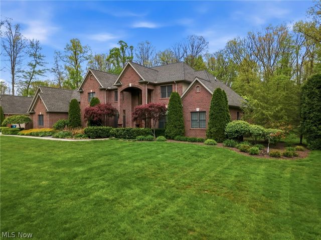 2520 Eastpoint Heights Drive SE, Howland, OH 44484