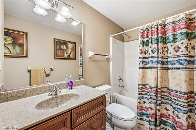 2520 Eastpoint Heights Drive SE, Howland, OH 44484