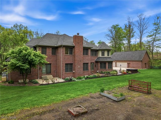 2520 Eastpoint Heights Drive SE, Howland, OH 44484