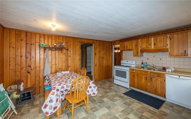9666 Norwalk Road, Litchfield, OH 44253