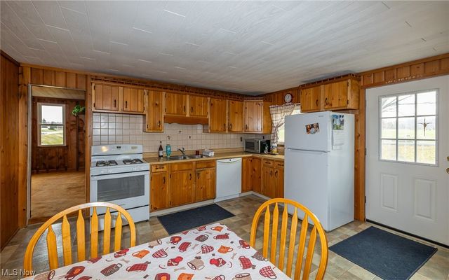 9666 Norwalk Road, Litchfield, OH 44253