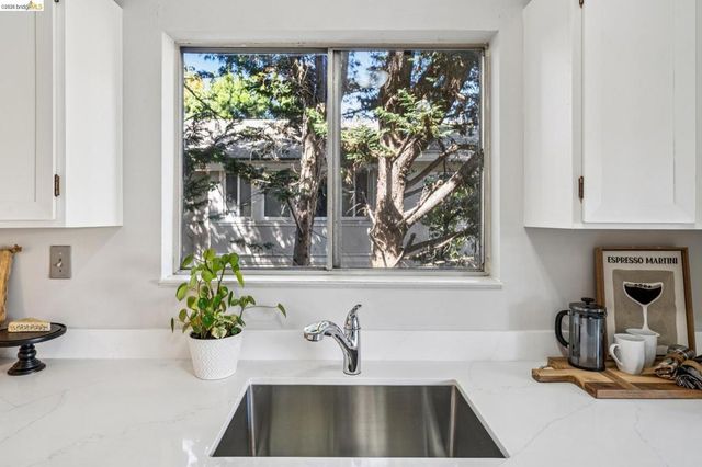 2614 Warring St 6A, Berkeley, CA 94704