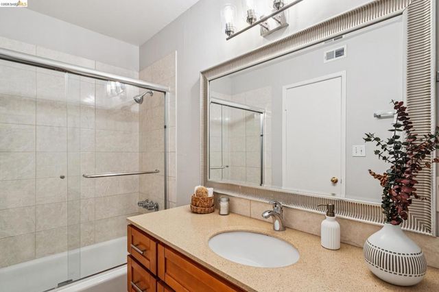 2614 Warring St 6A, Berkeley, CA 94704