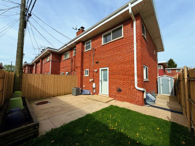 140 E Northwest Highway I, Des Plaines, IL 60016