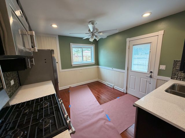 140 E Northwest Highway I, Des Plaines, IL 60016