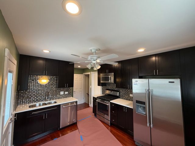 140 E Northwest Highway I, Des Plaines, IL 60016