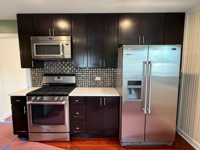 140 E Northwest Highway I, Des Plaines, IL 60016