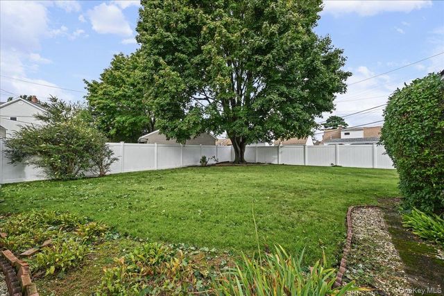 23 Saucer Lane, Levittown, NY 11756