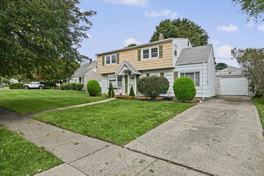 23 Saucer Lane, Levittown, NY 11756 — photo 3