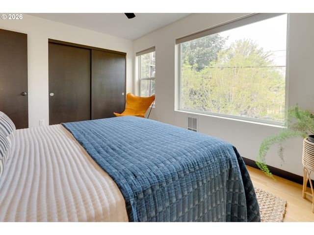 9326 N TIOGA Ave, Portland, OR 97203