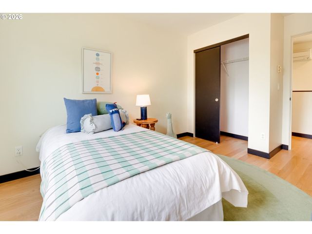 9326 N TIOGA Ave, Portland, OR 97203
