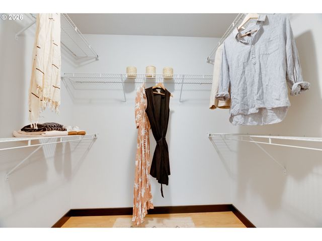 9326 N TIOGA Ave, Portland, OR 97203