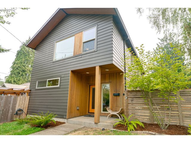 9326 N TIOGA Ave, Portland, OR 97203