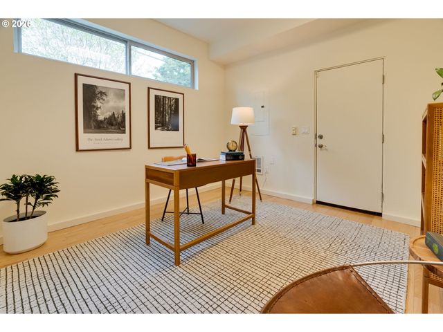 9326 N TIOGA Ave, Portland, OR 97203