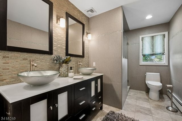 1 Dellmead Dr, Livingston Twp., NJ 07039