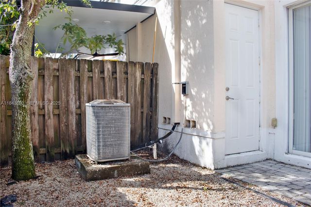 153 SE 28th Place 3, Homestead, FL 33033