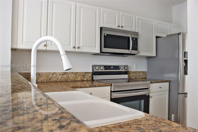 153 SE 28th Place 3, Homestead, FL 33033