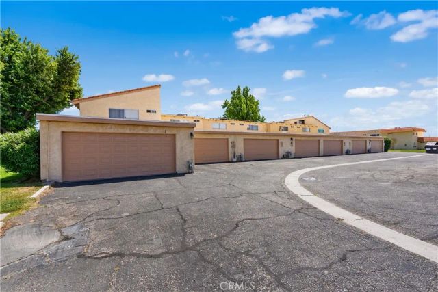 43629 Stanridge Avenue, Lancaster, CA 93535
