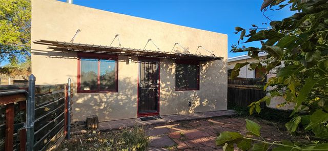 617 Paulin Street, Santa Fe, NM 87505