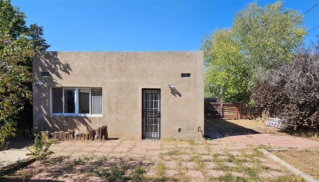 617 Paulin Street, Santa Fe, NM 87505