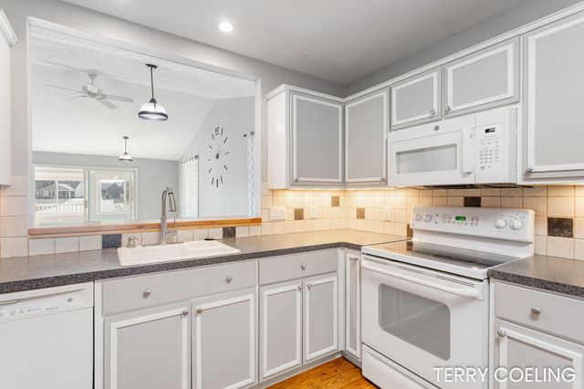 2868 Grand Isle Drive Ne, Plainfield Twp, MI 49306