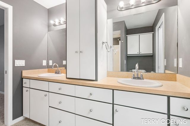 2868 Grand Isle Drive Ne, Plainfield Twp, MI 49306