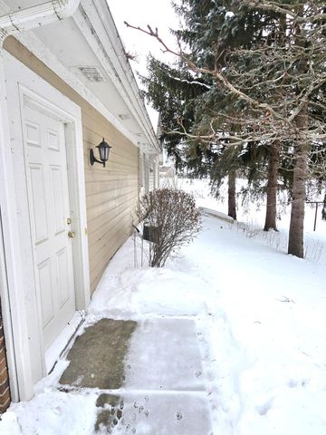 2868 Grand Isle Drive Ne, Plainfield Twp, MI 49306