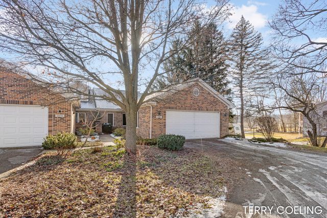 2868 Grand Isle Drive Ne, Plainfield Twp, MI 49306