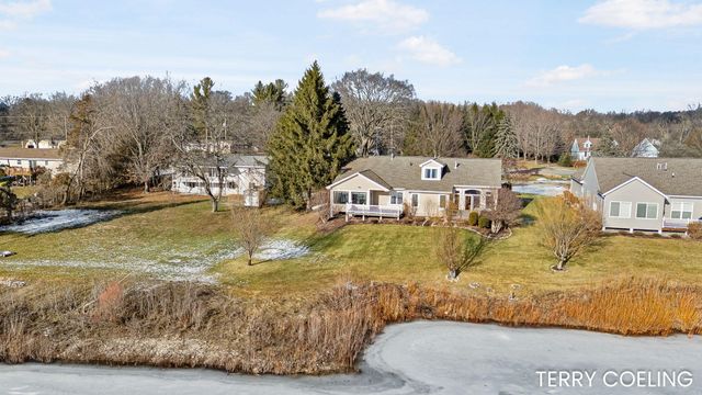 2868 Grand Isle Drive Ne, Plainfield Twp, MI 49306