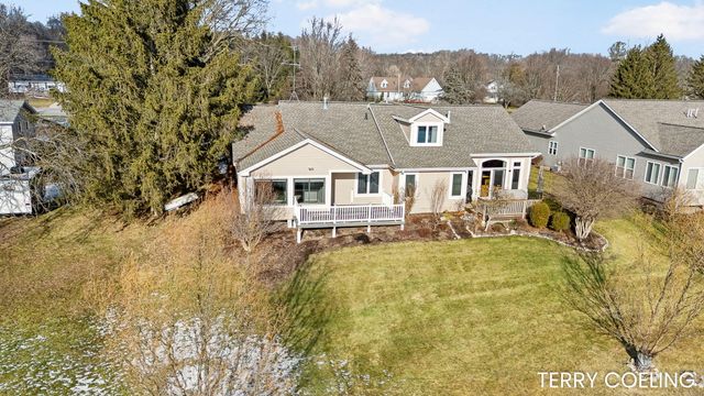 2868 Grand Isle Drive Ne, Plainfield Twp, MI 49306