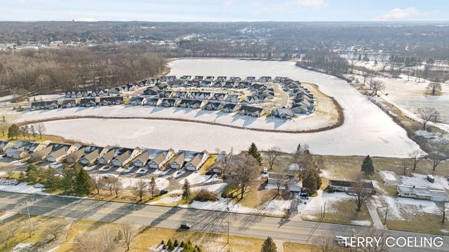 2868 Grand Isle Drive Ne, Plainfield Twp, MI 49306