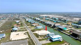 183 Sailfish Dr, Rockport, TX 78382