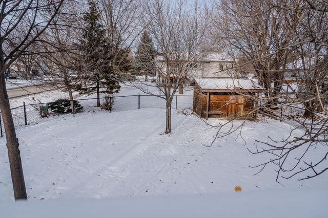 3741 10th Street N, Fargo, ND 58102