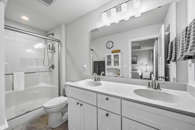 213 Emerald BOULEVARD, Saukville, WI 53080