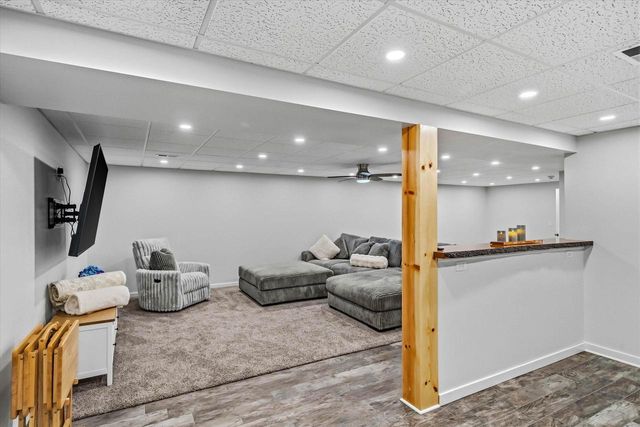 213 Emerald BOULEVARD, Saukville, WI 53080
