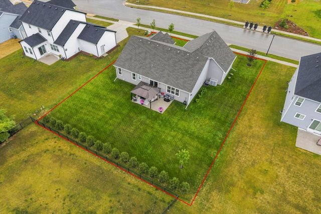 213 Emerald BOULEVARD, Saukville, WI 53080