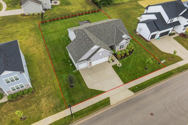 213 Emerald BOULEVARD, Saukville, WI 53080